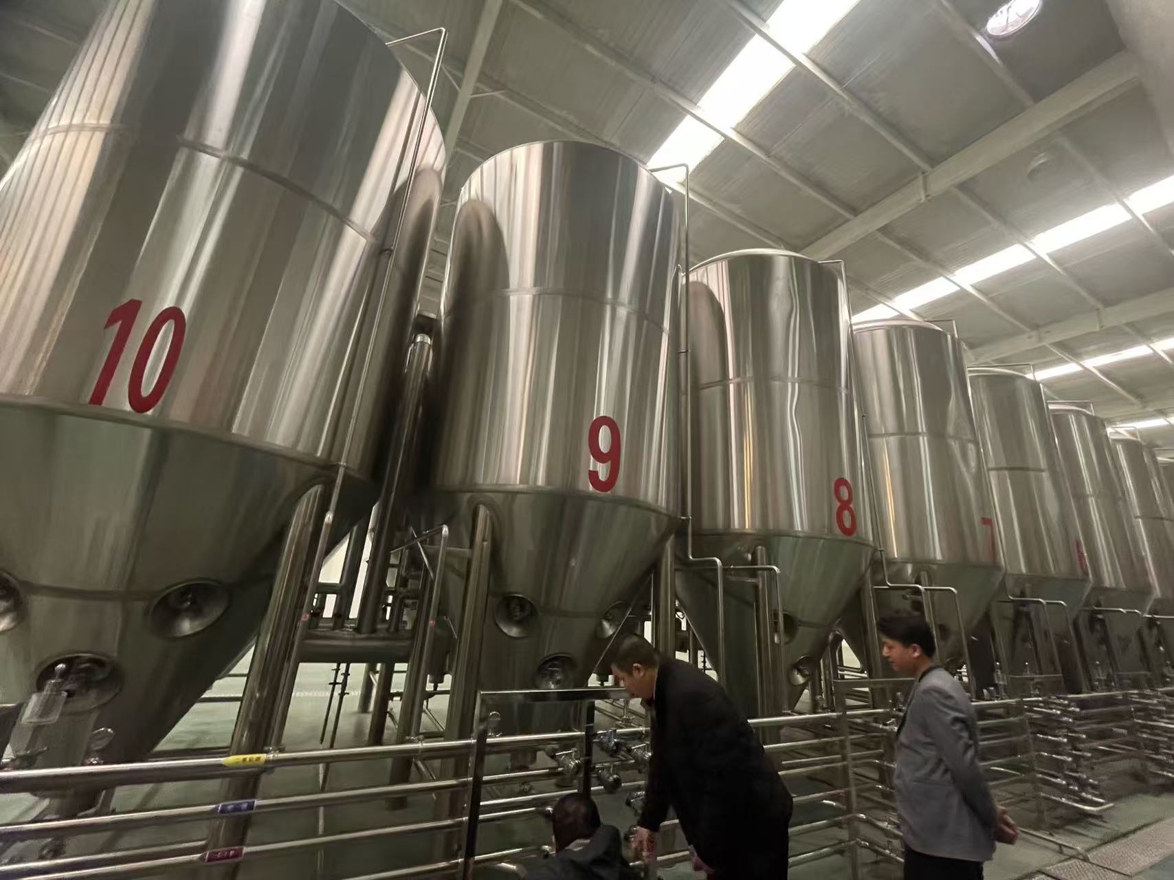 广灵精酿啤酒设备厂—平面布置、设备设计、制造、调试、培训等一条龙服务